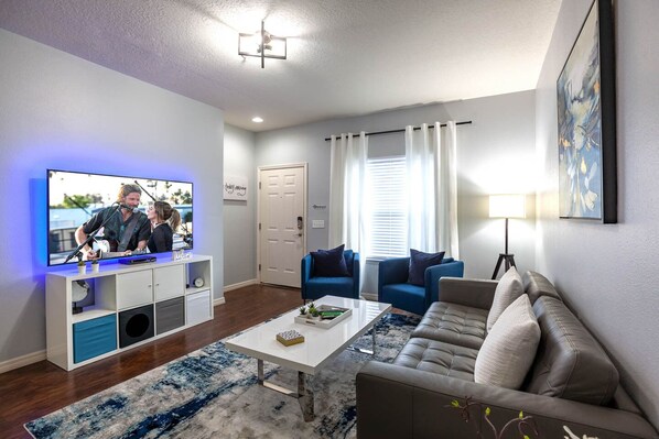 Smart TV, DVD player