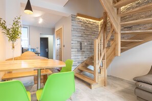 Flat-screen TV, fireplace, Netflix, heated floors - Apartamenty Domki Giewont (Zakopane)