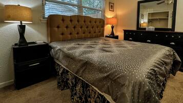 3 bedrooms, desk, iron/ironing board, travel crib