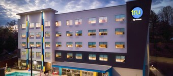 Tru by Hilton Asheville Blue Ridge Parkway