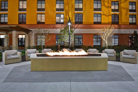 Home2 Suites by Hilton Orlando at Flamingo Crossings - Image 30
