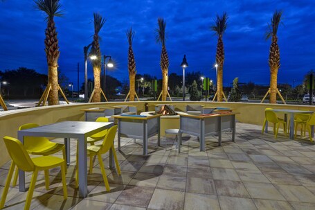 Home2 Suites by Hilton Orlando at Flamingo Crossings - Image 20