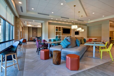 Home2 Suites by Hilton Orlando at Flamingo Crossings - Image 12