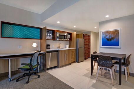 Home2 Suites by Hilton Orlando at Flamingo Crossings - Image 10