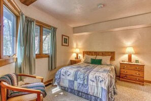 2 chambres, fer et planche à repasser, accès au Wi-Fi (inclus)