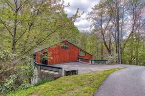 Exterior - Woods Child Cabin by Beyond Expectations with Hot Tub (Gatlinburg)