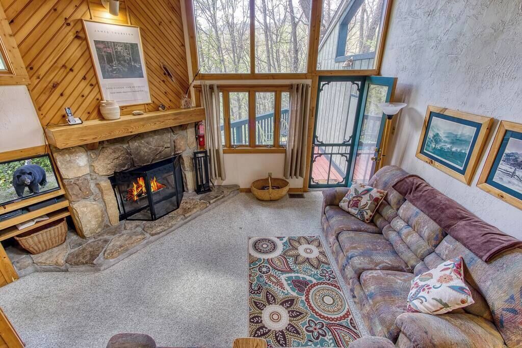 TV, fireplace, offices