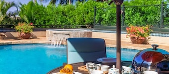 Noah's Hideaway Luxury B&B (KS), Walk to Beach!