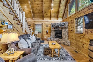 Smart TV, fireplace