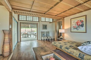 4 bedrooms, travel crib, free WiFi, bed sheets - Seaside Oasis-Near Beach w/ AC, BBQ & more! (Hauula)