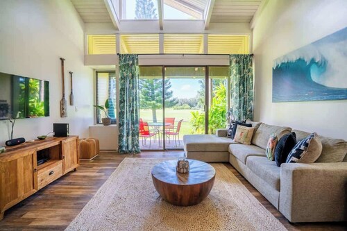 Immaculate Maintained TBay Condo