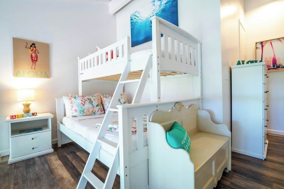 3 bedrooms, desk, iron/ironing board, free WiFi