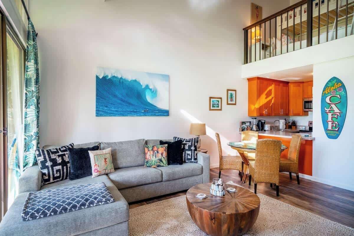 TV connectée, cheminée, chaîne hi-fi, espaces bureaux