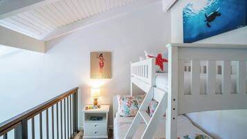 3 bedrooms, desk, iron/ironing board, free WiFi