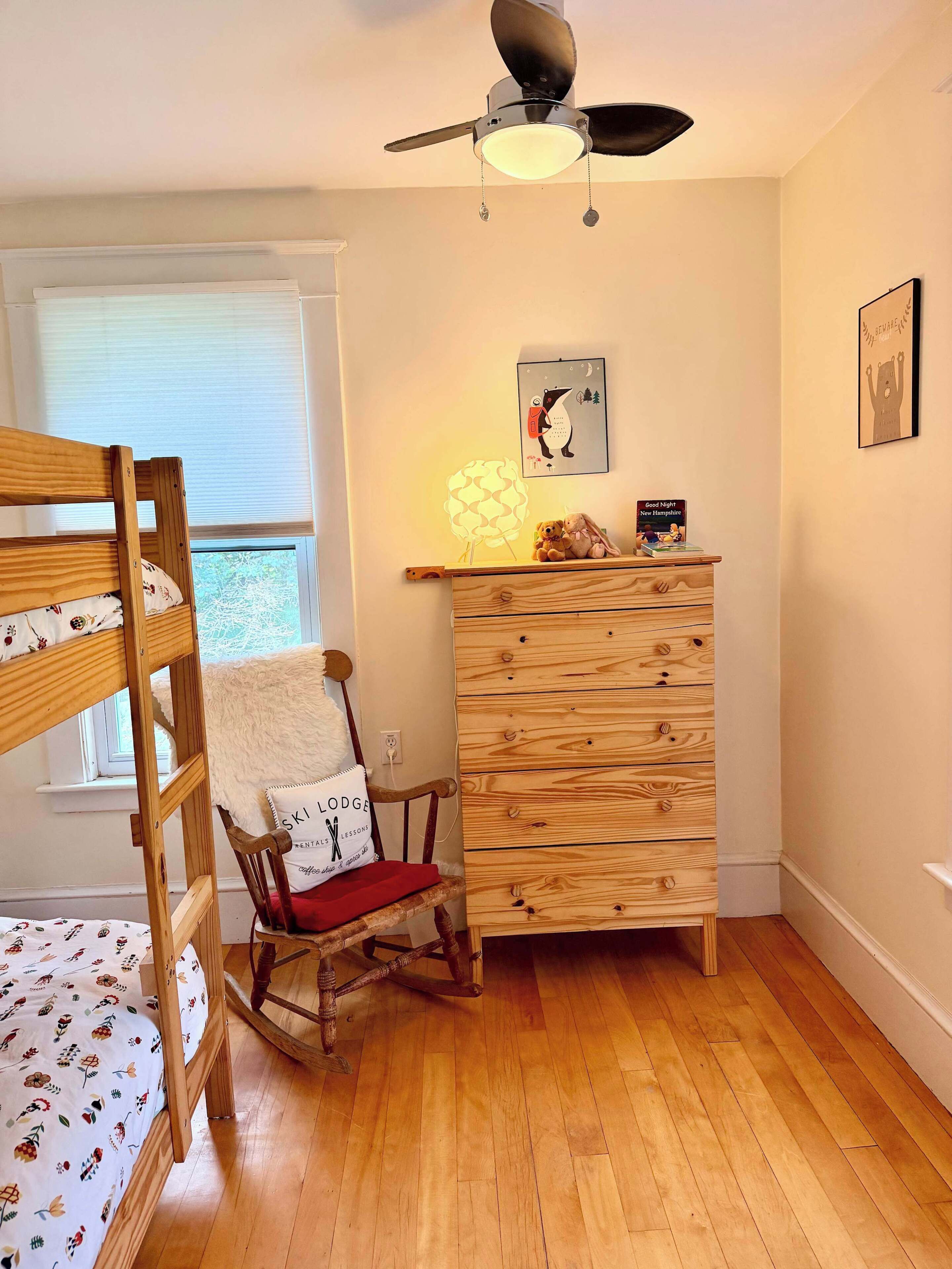 5 bedrooms, desk, iron/ironing board, travel crib