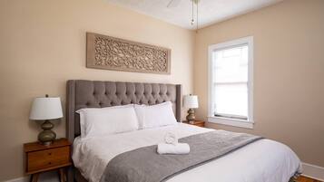 2 chambres, fer et planche à repasser, Wi-Fi, draps fournis