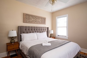 2 bedrooms, iron/ironing board, WiFi, bed sheets