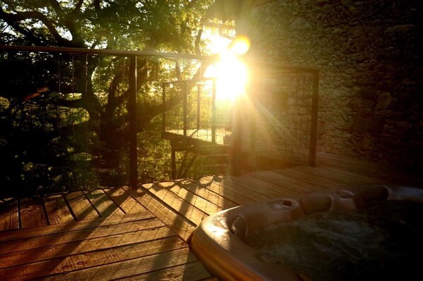 Terrace/patio - Gîte 2 to 10 travelers + private SPA   (brassac)