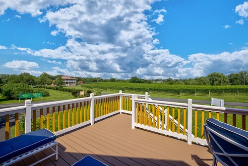 Cozy Chambourcin Cottage at Willow Creek Winery