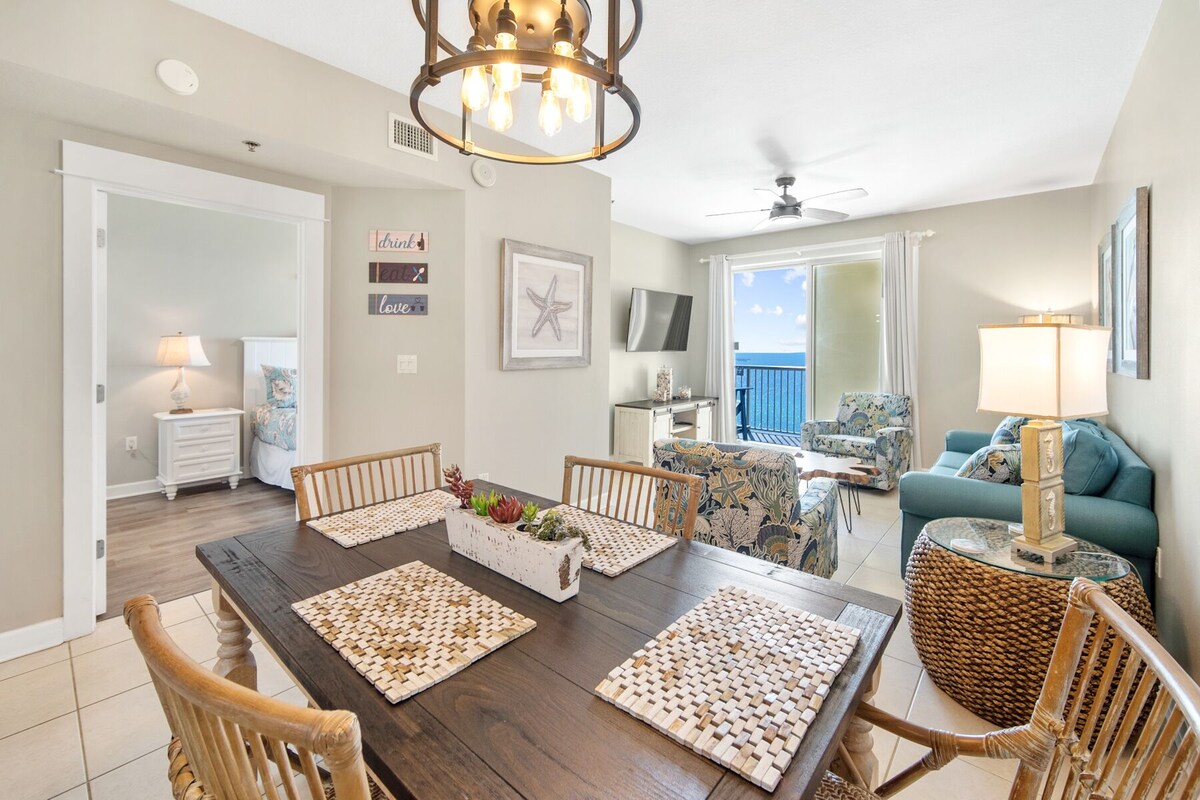 THIS is the One! Beachfront, pets considered. The perfect vacay!