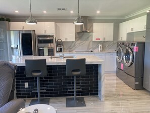 Fridge, microwave, oven, stovetop - BEST location in Biltmore.Golf-mounting views! Private.New appliances & Bedroom! (Phoenix)