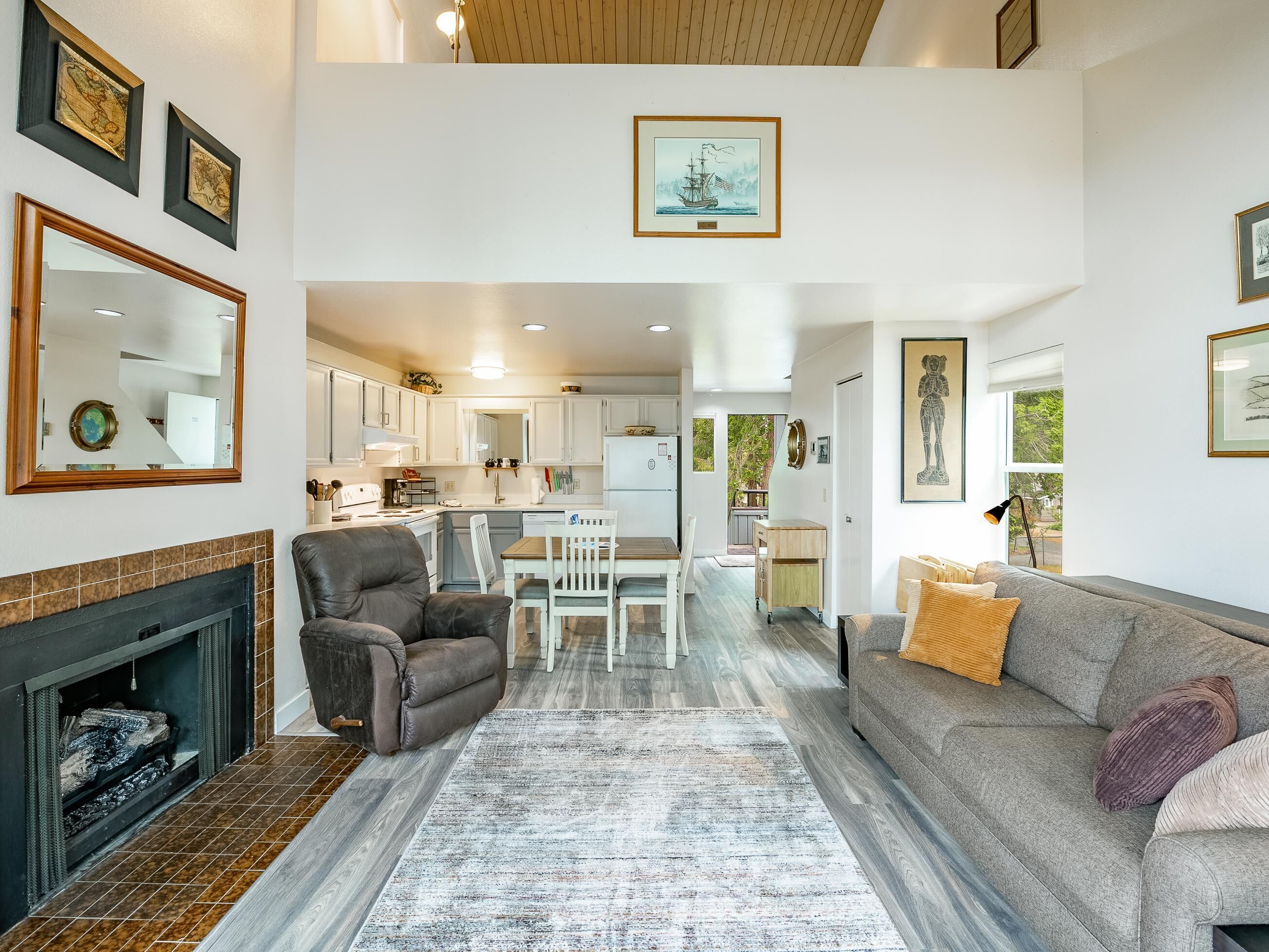 Smart-TV, peis, Netflix og DVD-spiller