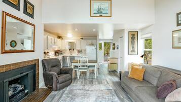 Smart-TV, peis, Netflix og DVD-spiller