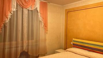 3 chambres, fer et planche Ă repasser, Wi-Fi, draps fournis