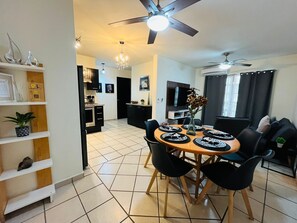 Dining - Charming Condo - Walk to the Beach, Dinning & Nightlife (Cabo San Lucas)