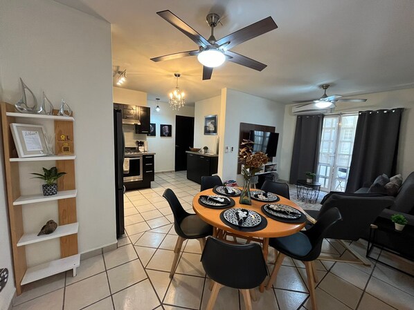 Dining - Charming Condo - Walk to the Beach, Dinning & Nightlife (Cabo San Lucas)