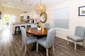 Dining - Beach Haven - Family Friendly beach house (saint augustine)