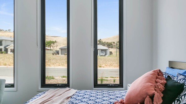 4 habitaciones, tabla de planchar con plancha y internet 