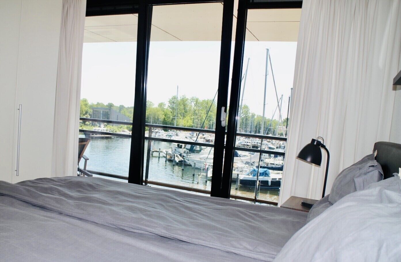 2 slaapkamers, een strijkplank/strijkijzer, gratis wifi, beddengoed