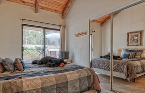 House, Multiple Beds (Jackpine - Unit 8) | 5 bedrooms, bed sheets - Jackpine Lane 8 (Bend)