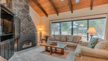 House, Multiple Beds (Jackpine - Unit 8) | Living area