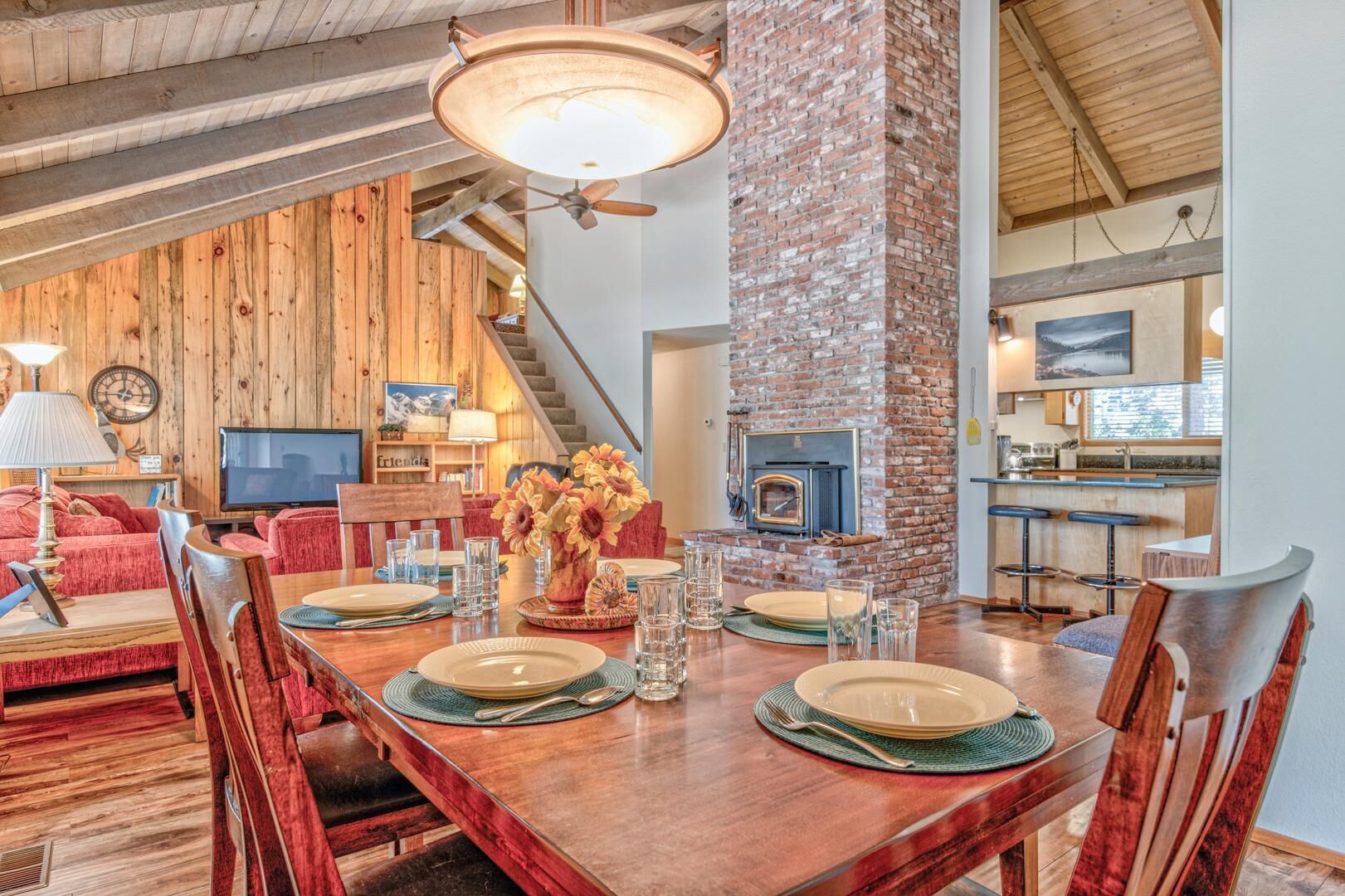 House, Multiple Beds (Killdeer - Unit 6) | Dining