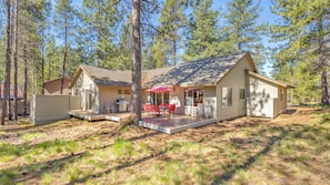 House, Multiple Beds (Lost - Unit 11) | Outdoor dining - Lost Lane 11 (Bend)