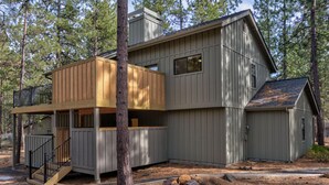 Unclassified image, 3 of 20, button - Diamond Peak Lane #20 by Village Properties at Sunriver (Bend)