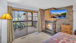 Leilighet, flere senger, utsikt mot golfbane (Wildflower - Unit 54) | 2 soverom, sengetøy av topp kvalitet, wi-fi (inkludert) og sengetøy