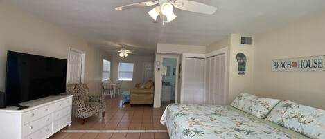 1 camera, una scrivania, ferro/asse da stiro, Wi-Fi gratuito