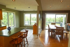 Dining - Homestead North - Spacious Home on Snowmobile Trails with Panoramic Views (Dallas Plantation)