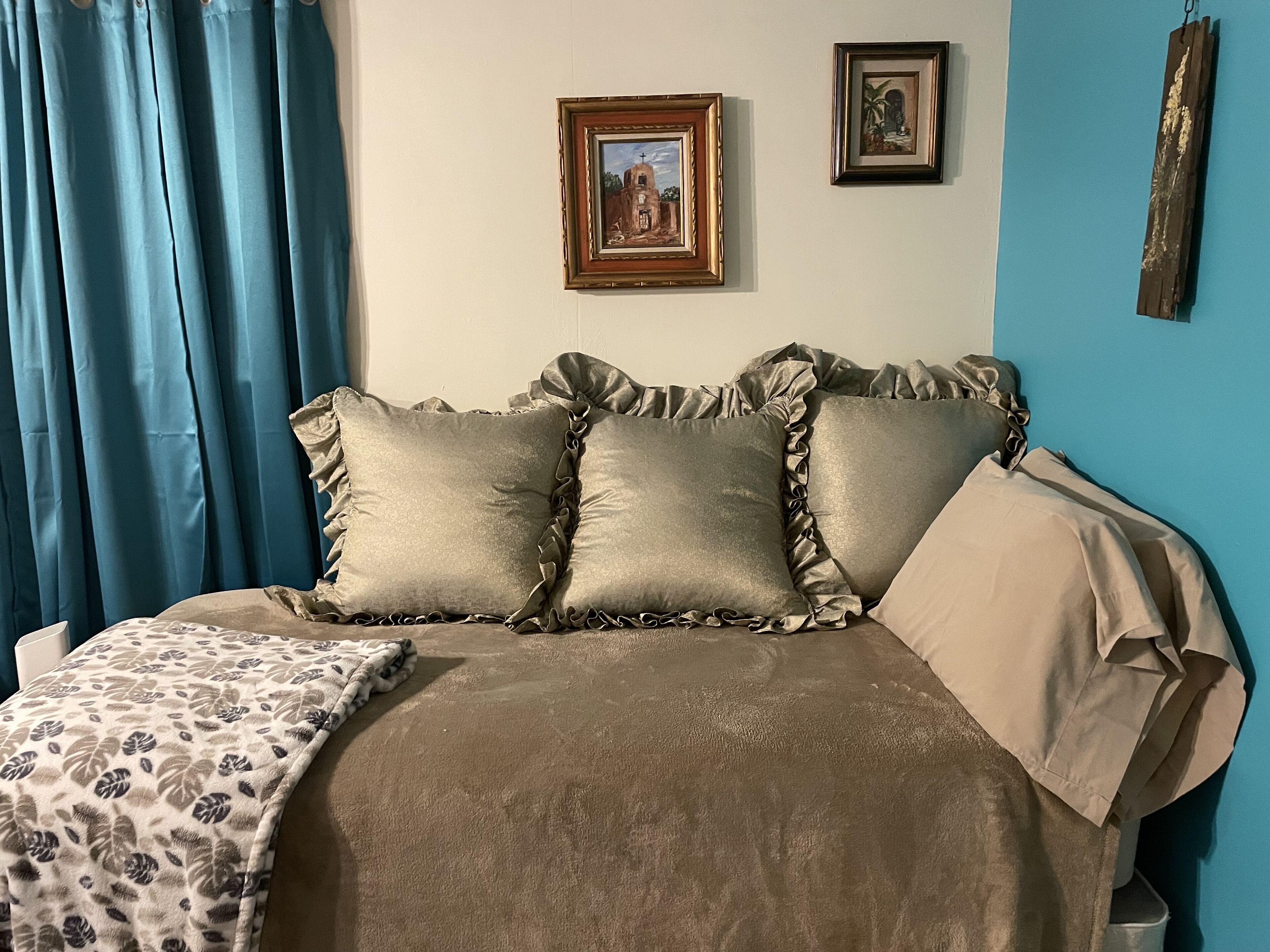 2 chambres, fer et planche à repasser, Wi-Fi gratuit, draps fournis