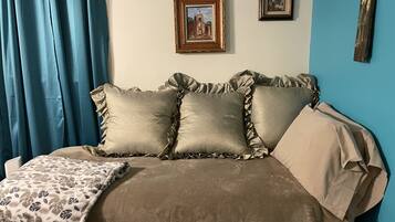 2 chambres, fer et planche Ă repasser, Wi-Fi gratuit, draps fournis