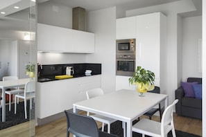 Deluxe-Apartment, mit Bad, Bergblick | Gemeinschaftsküche
