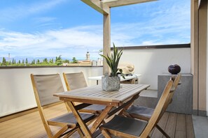 Deluxe Apartment, Ensuite, Mountain View | Terrace/patio - Appartamento Vittoria (Verona)