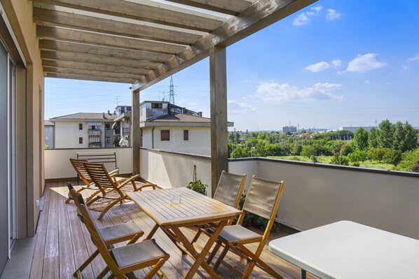 Appartement Deluxe, salle de bains attenante, vue montagne | Terrasse/Patio