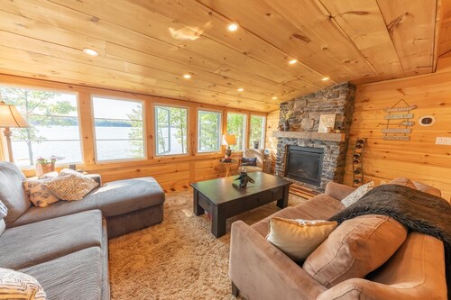 Charming cottage & bunkie on Long Lake near Bala! All-day Sun and Sunsets!