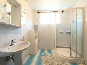 Bathroom - Vacation home Akazie by Interhome (Balatonmariafurdo)