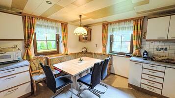 Réfrigérateur, micro-ondes, four, lave-vaisselle