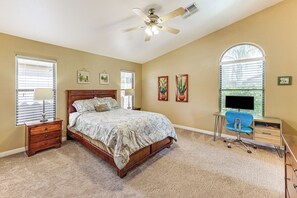 3 bedrooms, iron/ironing board, travel cot, Internet - Sunny Maricopa Getaway w/ Private Pool + Fire Pit! (Maricopa)